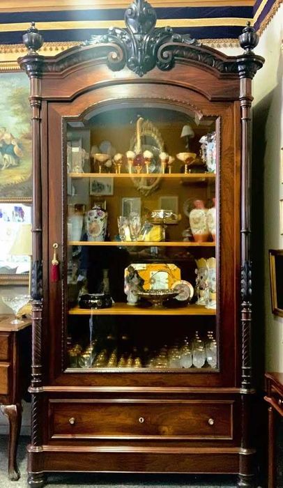 Vitrine em Pau Santo