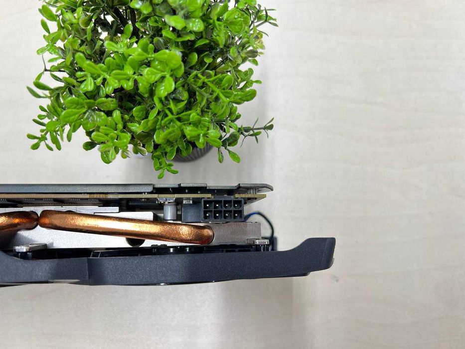 Відеокарта XFX Radeon RX 570 RS 8GB XXX Edition Б/в