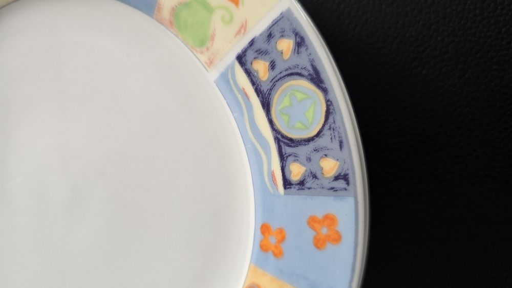 Conjunto pratos sobremesa em bom estado