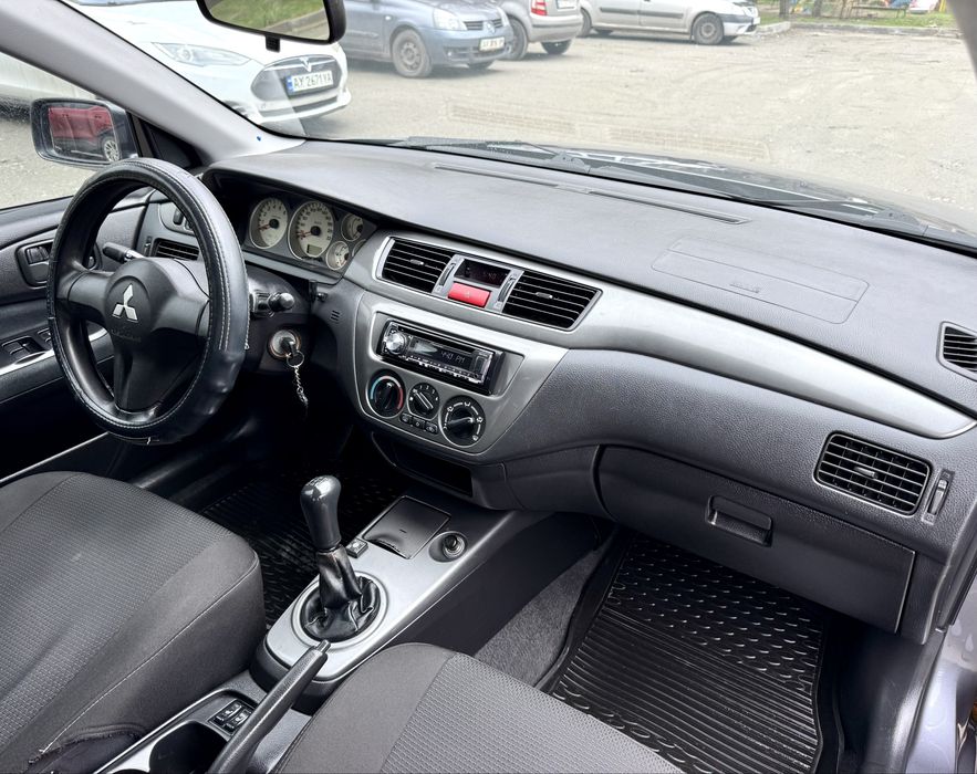 Продам Митсубиси Лансер