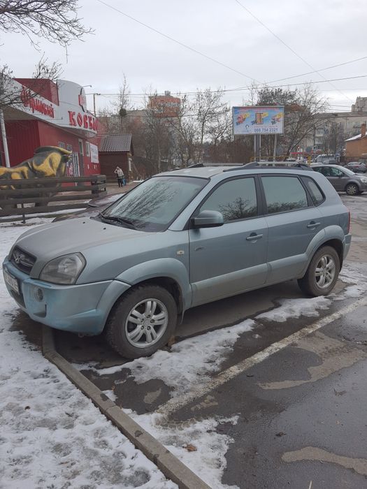 Хюндай Тюксон 2007р 2.0бензин,повний привід, механіка.