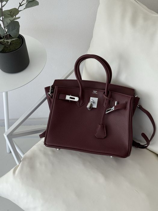 Жіноча сумка з натуральної шкіри з срібною та золотою фурнітурою