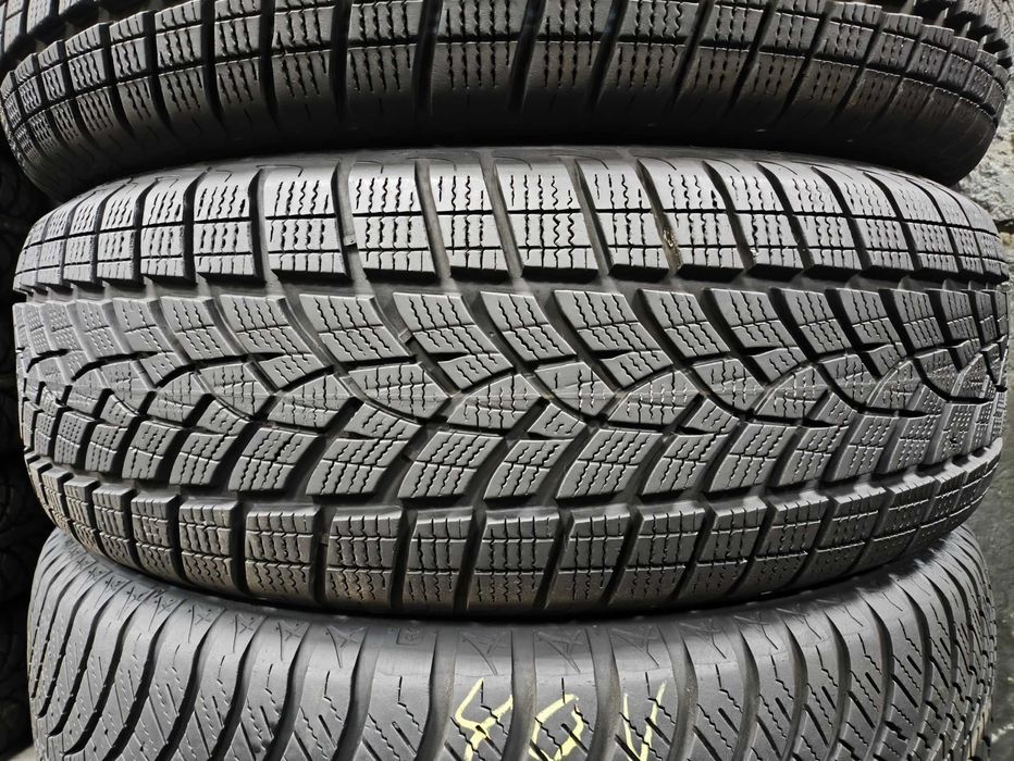Шини бу 215/65 R17 Goodyear Ultra Grip Perfoemance Cen-1 Комплект Зима