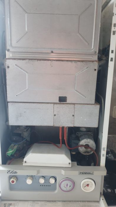Esquentador avariado e caldeira de aquecimento - Ferroli Elite