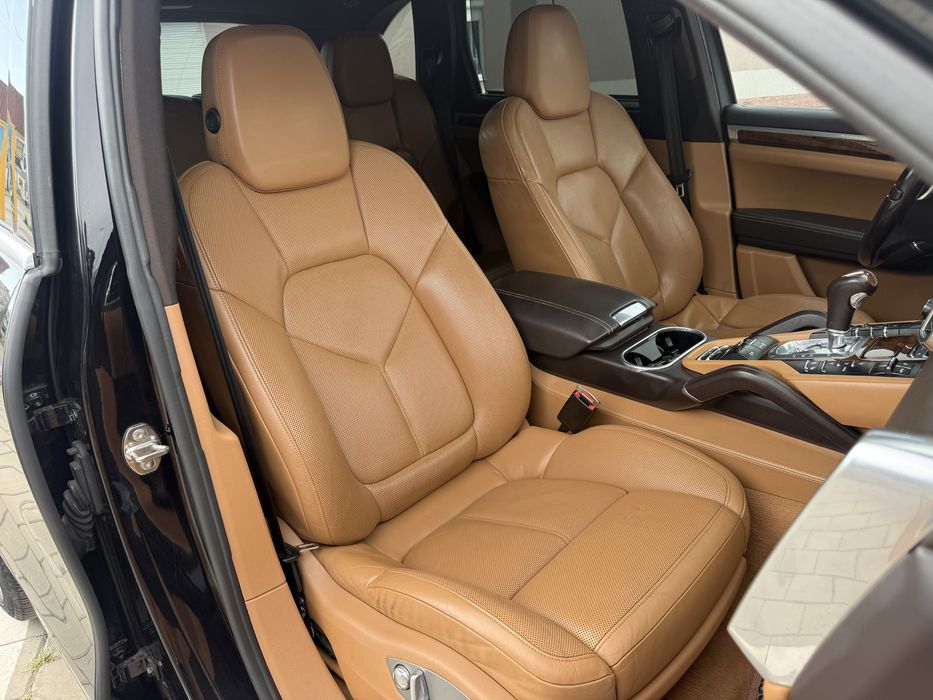 Porsche Cayenne S  3.0 Hybrid