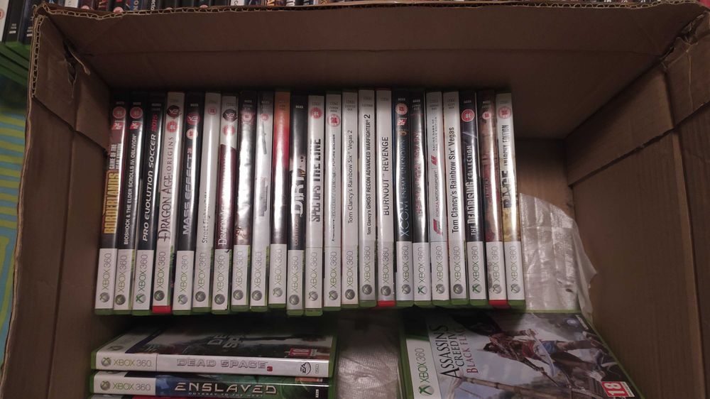 Colecção Xbox 360: quase 100 Jogos + consola 500GB + acessórios