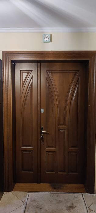 Двері вхідні дерев'яні 2.20на1.30