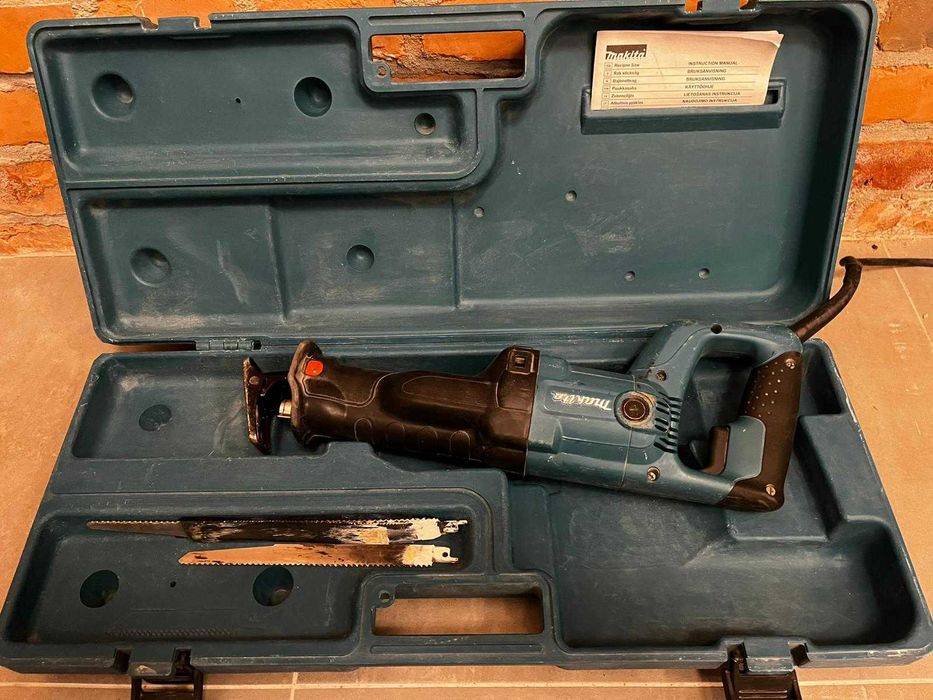Makita JR3050T – piła szablowa + walizka + ostrza