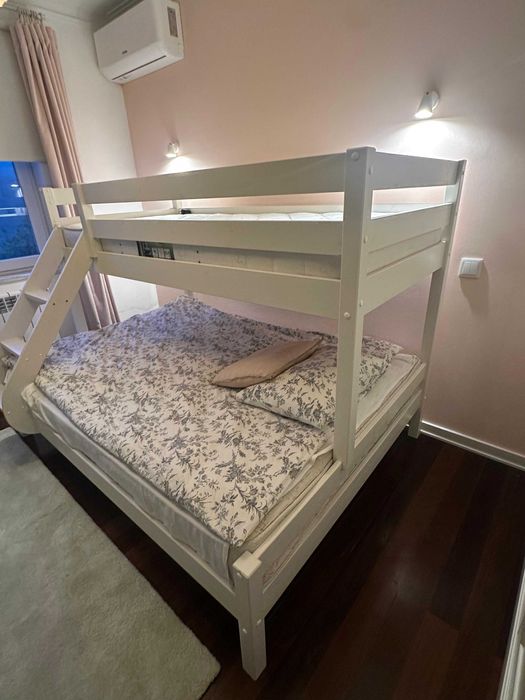 Beliche em madeira branca