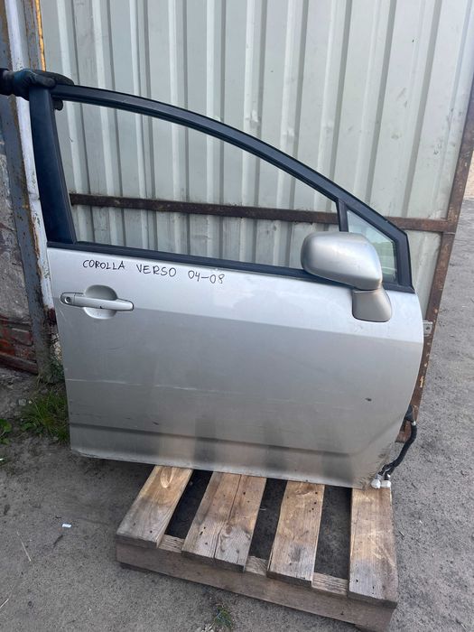 Двері передні Toyota Corolla Verso 2004-2008 Дверь дверка дверца