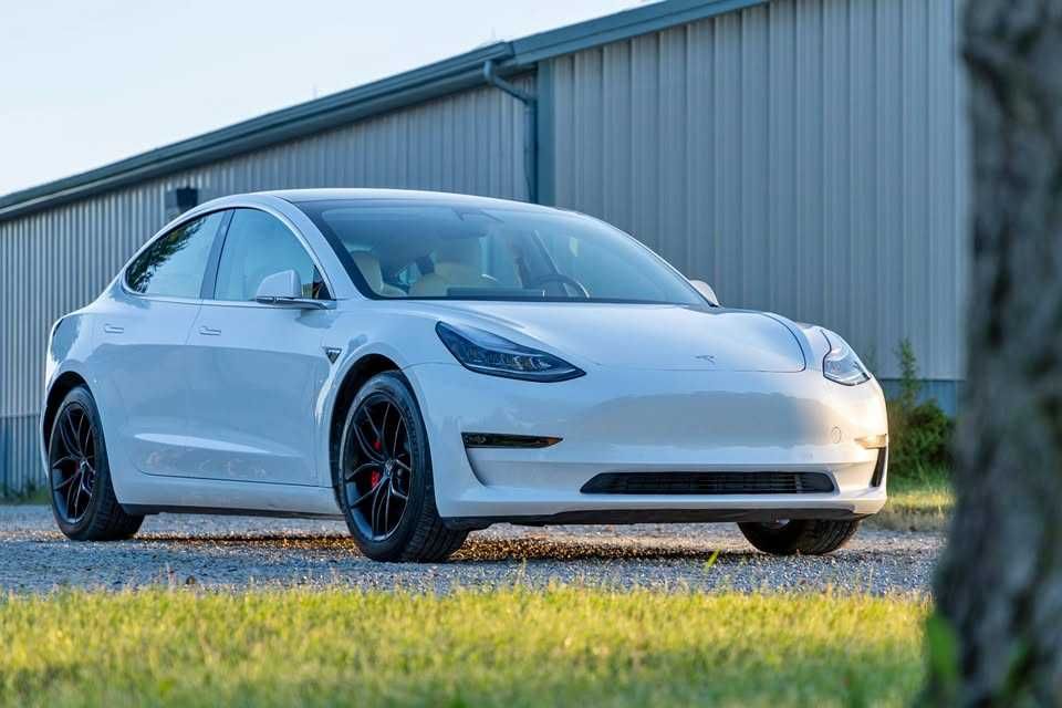 Tesla Model 3 2020
