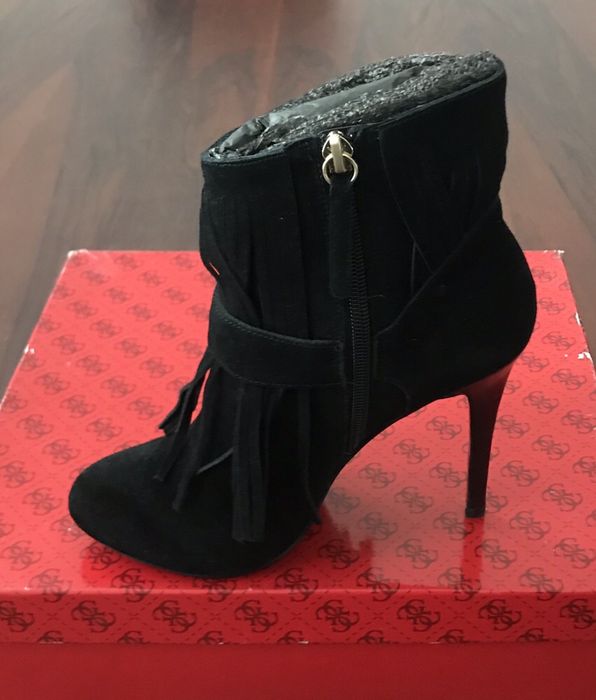 Новые замшевые ботильоны GUESS р. 36,5
