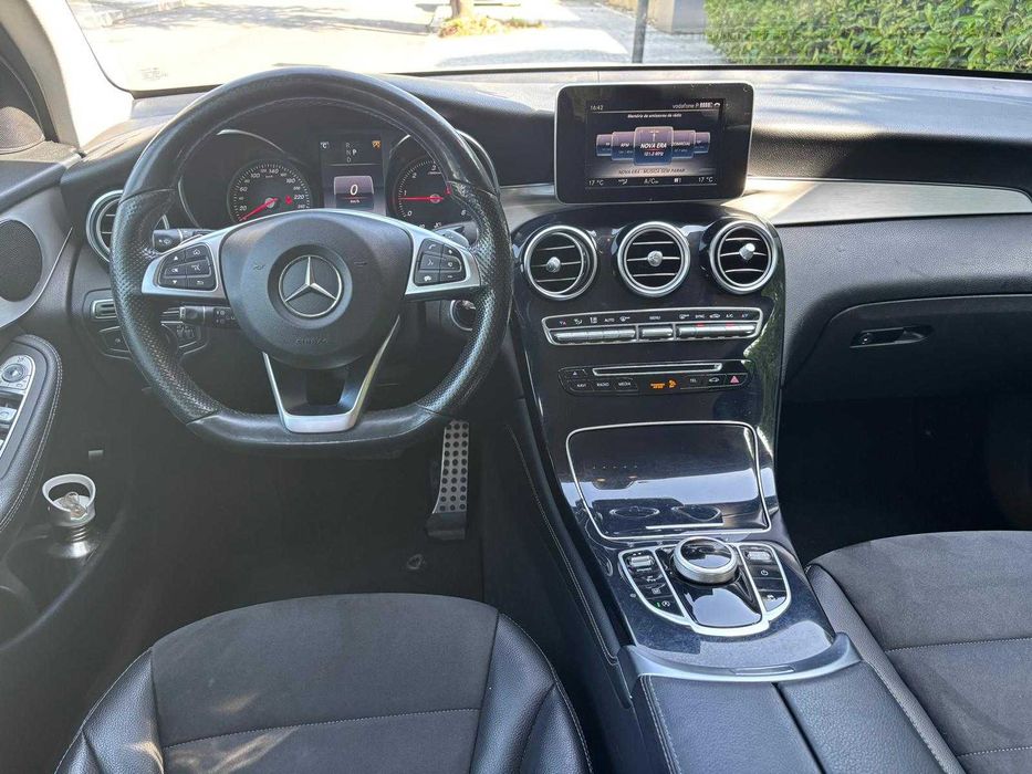 Mercedes GLC 250 d 4 Matic 9G-Tronic - Interior AMG - NACIONAL