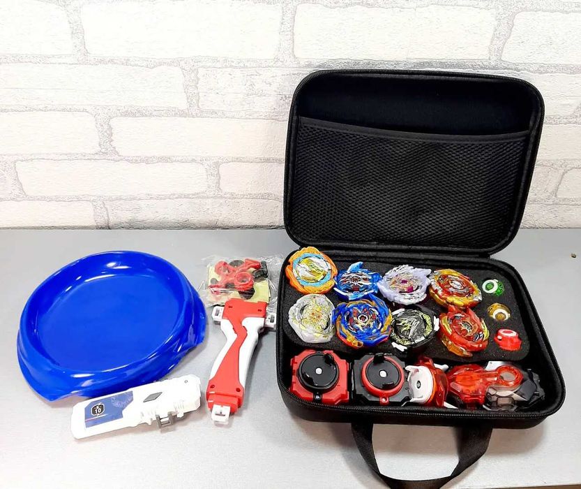 Бейблейд (Beyblade) у кейсі з ареною, 8 вовчків, 3 пускових пристрої