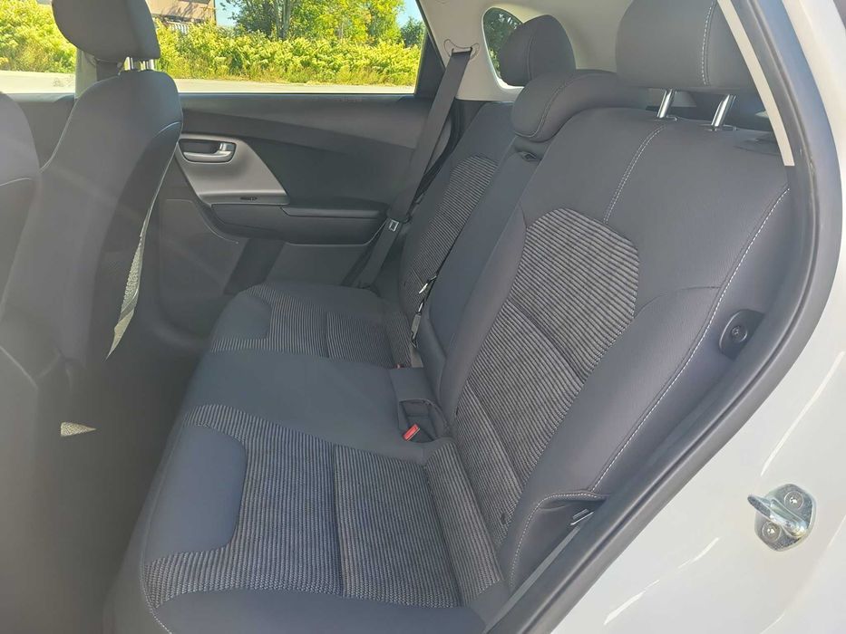 Kia Niro LX      2018