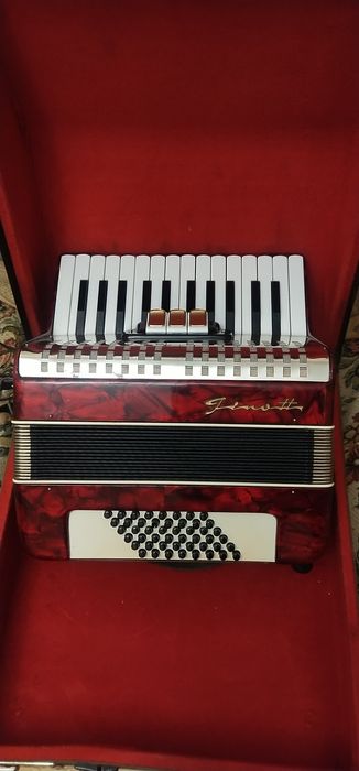 Маленький акордеон 1/2 (половинка)  .