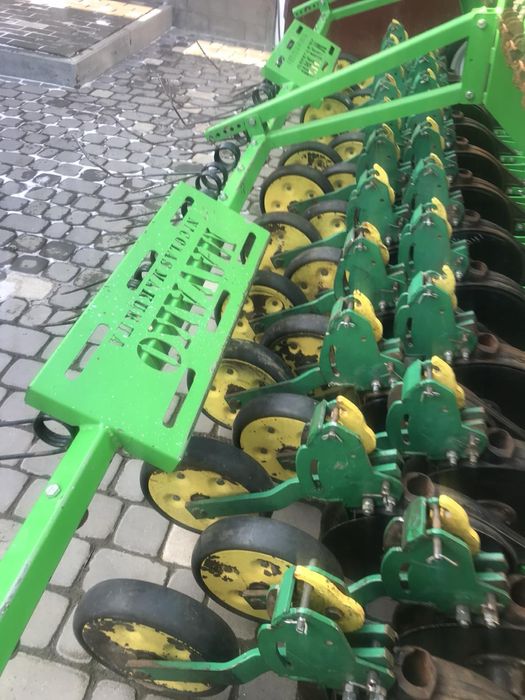 Прикатуючі колеса до сівалки