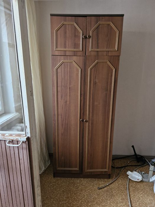 Шкаф платяной,вместительный,б/у