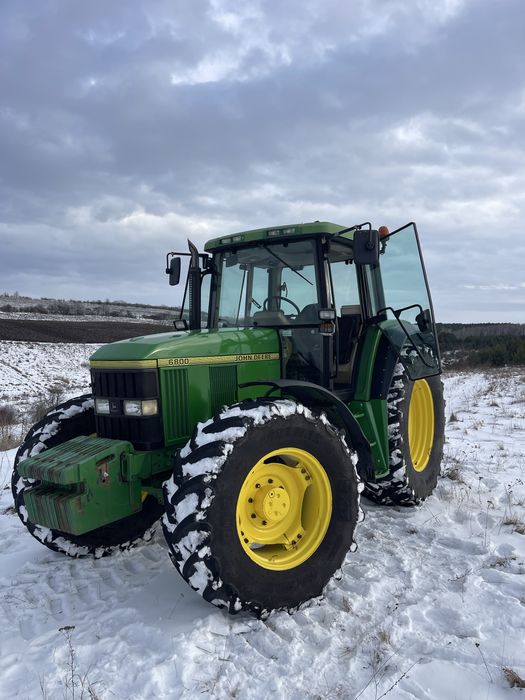 Трактор John Deere 6800