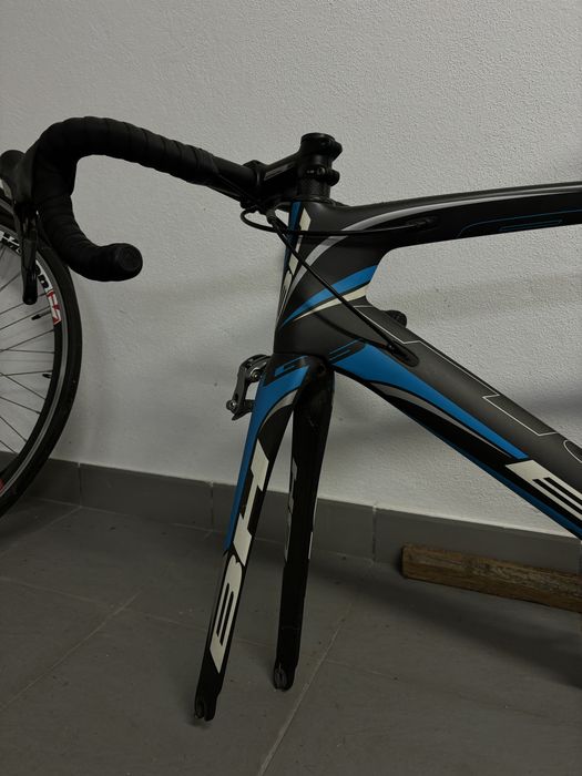 Bicicleta de Estrada BH em Carbono + Rodas Vision