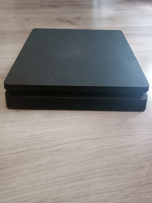 PlayStation 4 slim