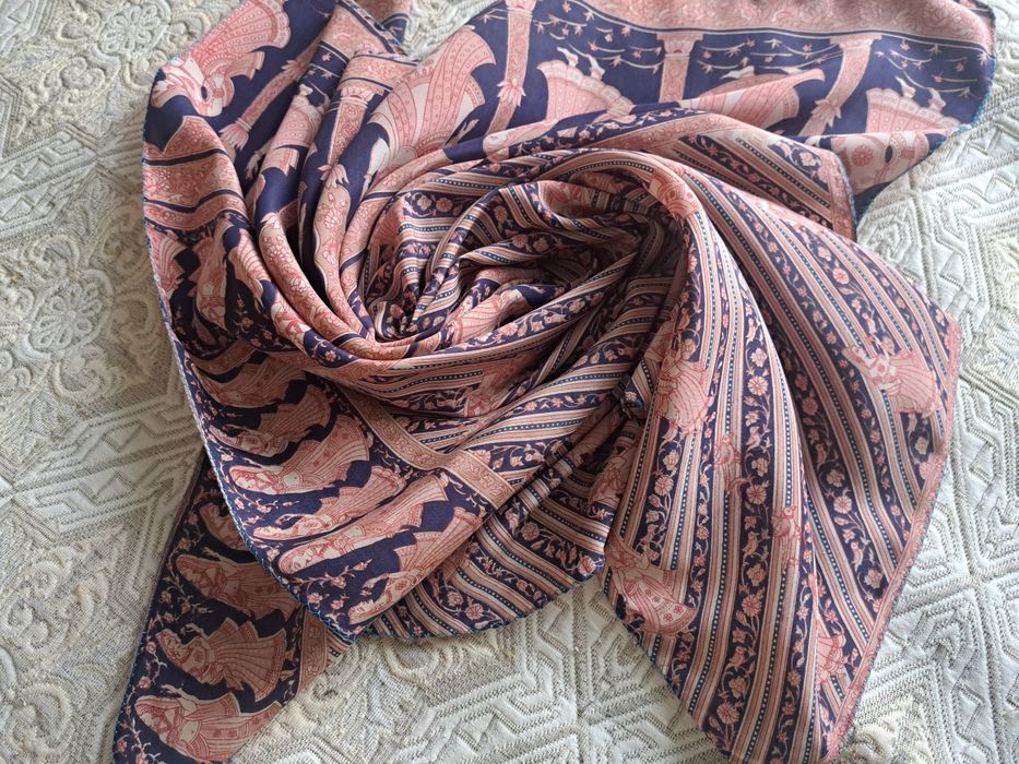 Платок 100%silk.  Винтаж.
