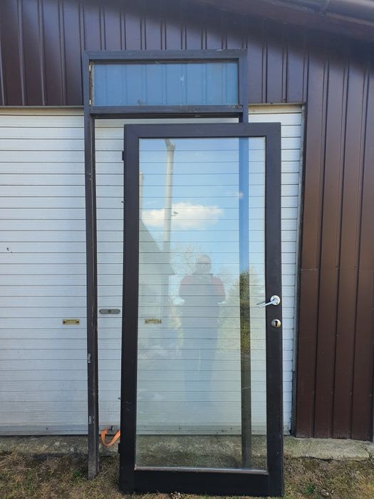 Drzwi zewnętrzne aluminiowe