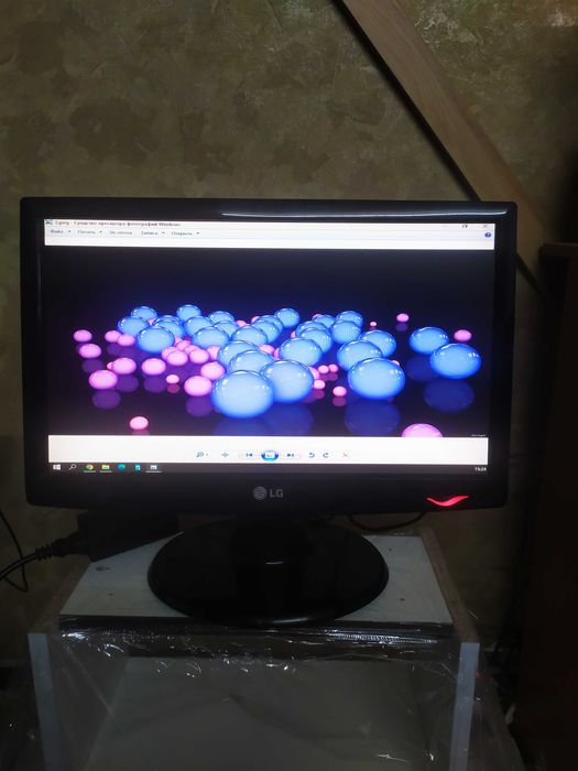 Монитор  2 шт   LG  19 и 23 - есть нюансы