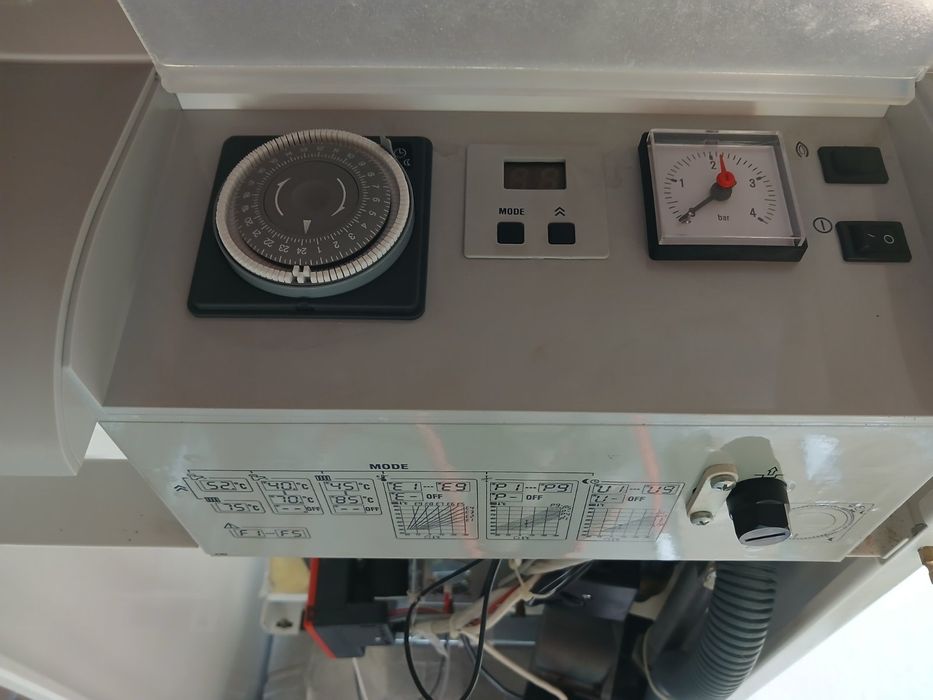 Котел газовий підлоговий димохідний Protherm 30  KZL