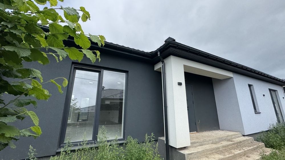 Одно поверховий чистовий будинок, підвал, гараж! Топова еколокація!