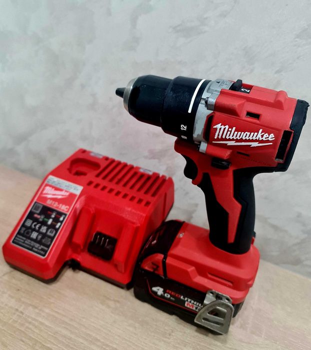 Безщітковий Шуруповерт MILWAUKEE 3601-20