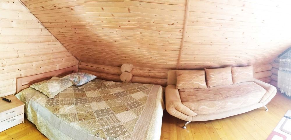 Дерев'яний котедж будинок