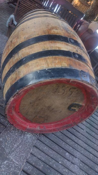 Stara Browarna beczka z pipa, pompą