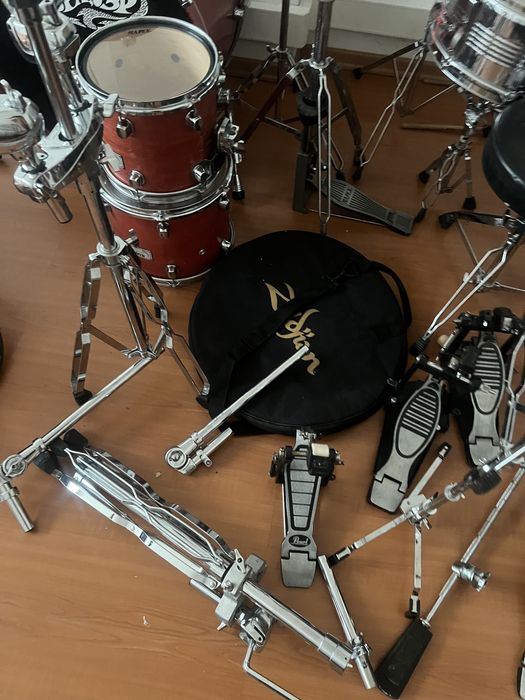 Bateria Mapex Série Pro M Completa com Pratos Zildjian ZBT