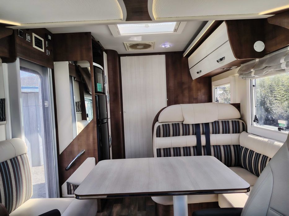 Autocaravana Mc Louis Ness 80 G (cama central)