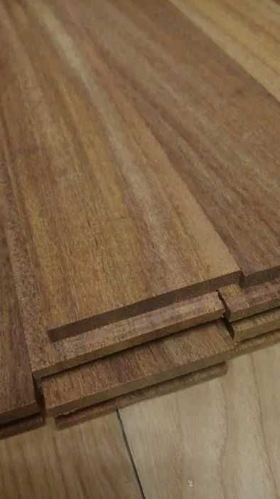 Паркет из массива африканского тика тропическая порода красного дерева