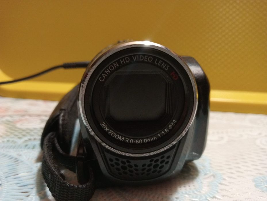 Canon legria HFR28