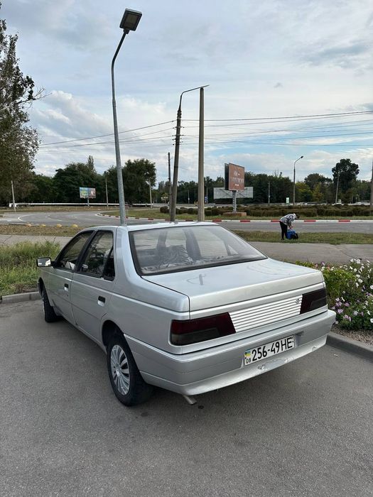 Продам автомобиль Пежо 405