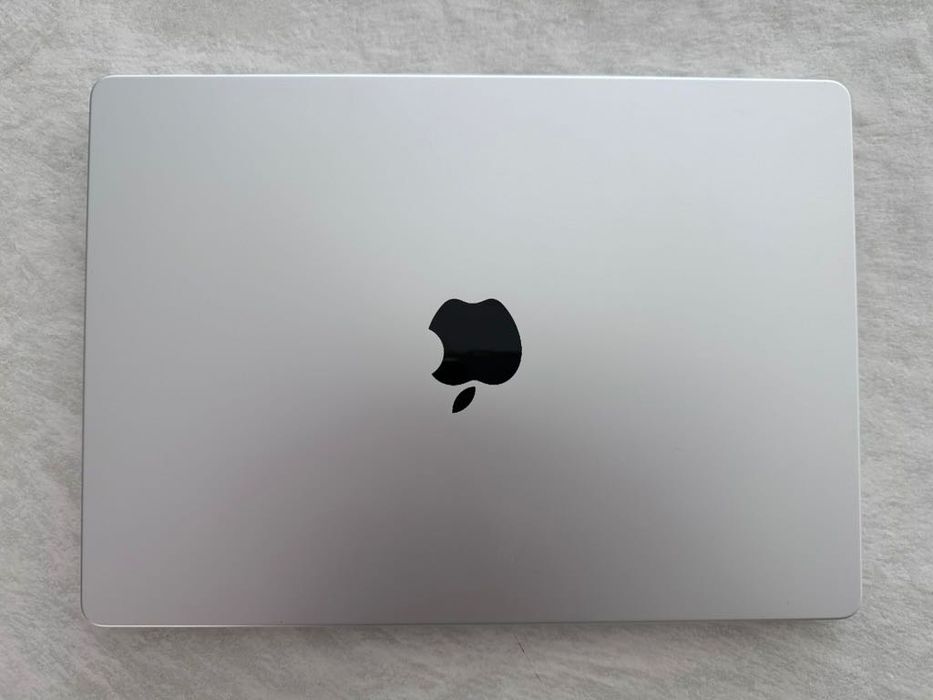 Apple Macbook M3 Pro - 36GB - 512GB - US