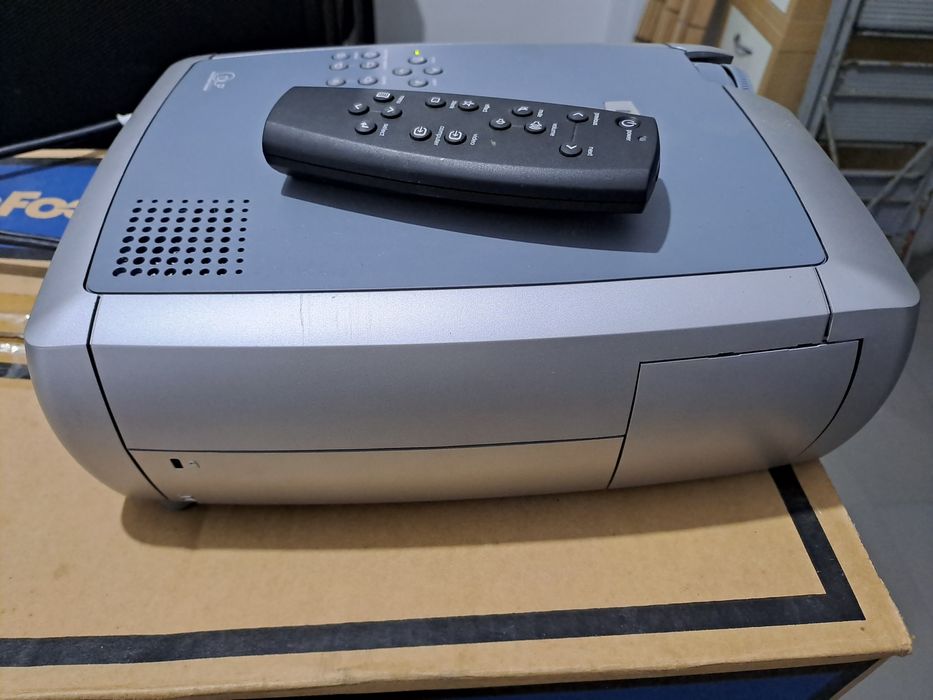 Projetor Vídeo Infocus X2 2000:1 de contraste. 2000 Lúmenes Até 9.8m