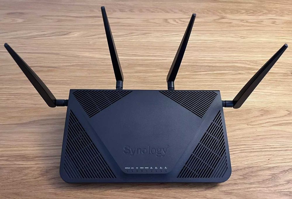 Router wi-fi SYNOLOGY RT2600AC  usado