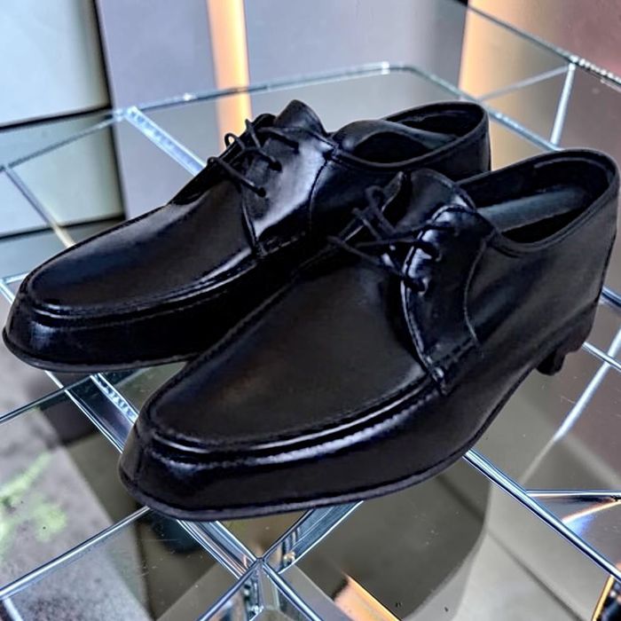 Bally made in Suisse (Швейцарія)  оригинал состояние новых