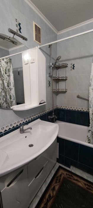 Дарницька площа, Соцмісто, Гашека 7 А,