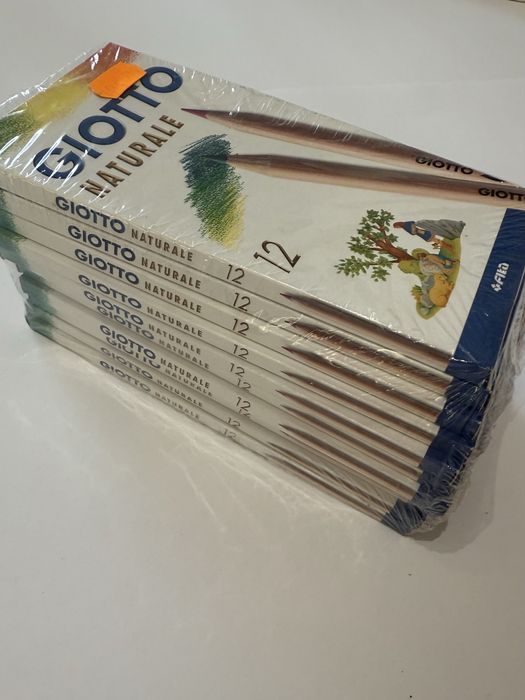 Embalagem com 10 caixas de lápis de cor da Giotto de 12