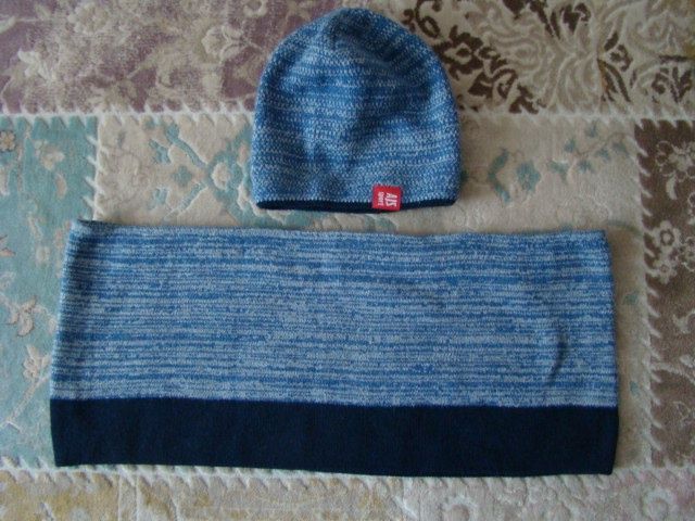 Теплая  шапка шарф AJS  в отличном состоянии