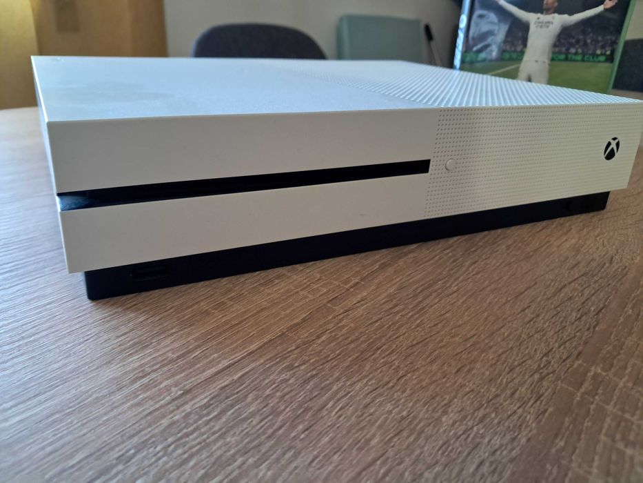 Consola Xbox One S - 1 T- Impecável - Usado