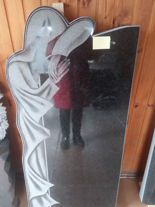 Пам'ятники, граніт, Полтава.