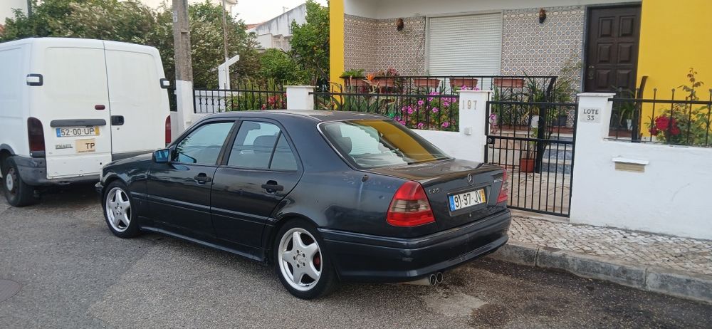 Vendo Mercedes-benz C250 Turbo Diesel  versao Amg .