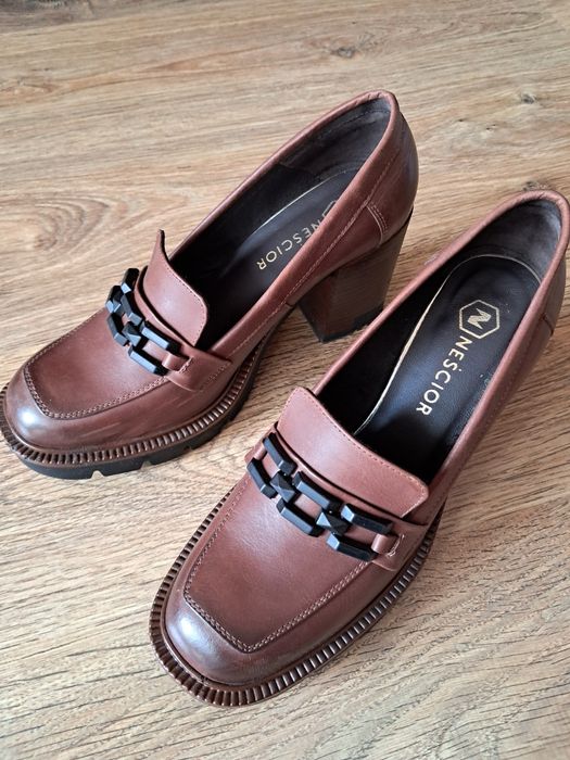 Buty półbuty obcas Neścior skóra 40 jak nowe