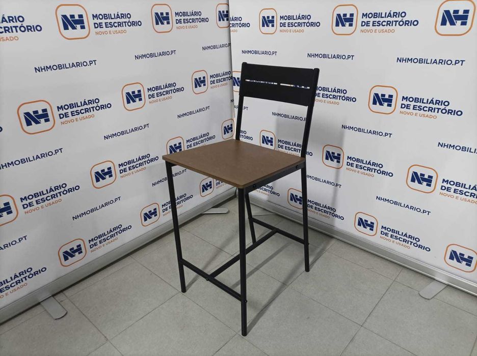 Mesas e cadeiras altas p/ entrada, bar e/ou copa